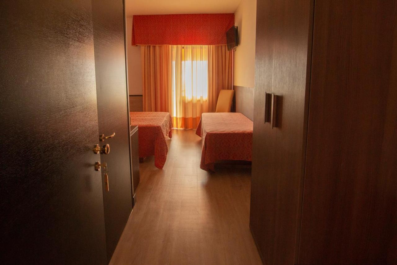 Hotel San Zeno San Zeno di Montagna Dış mekan fotoğraf