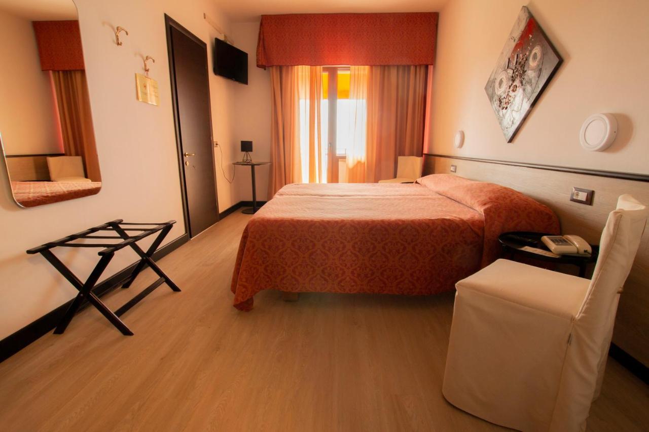 Hotel San Zeno San Zeno di Montagna Dış mekan fotoğraf