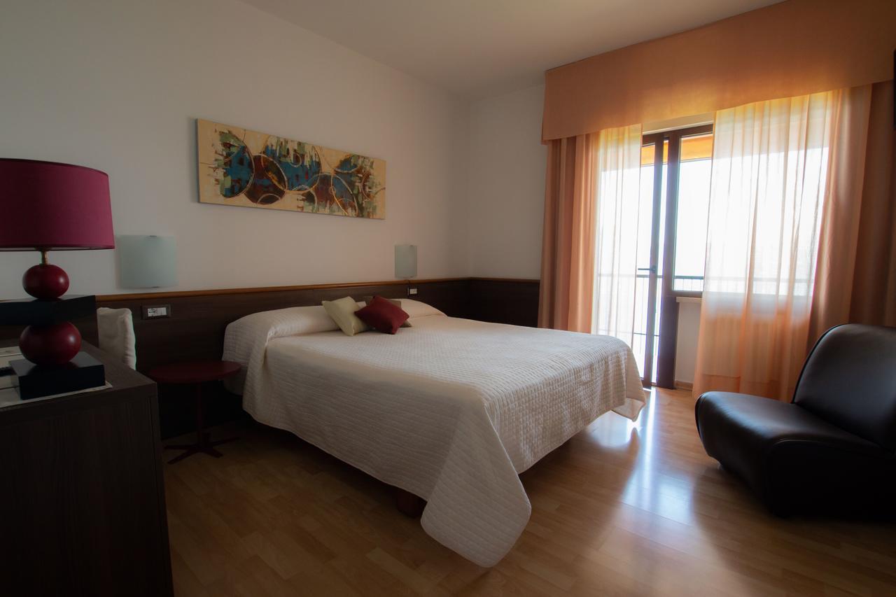 Hotel San Zeno San Zeno di Montagna Dış mekan fotoğraf